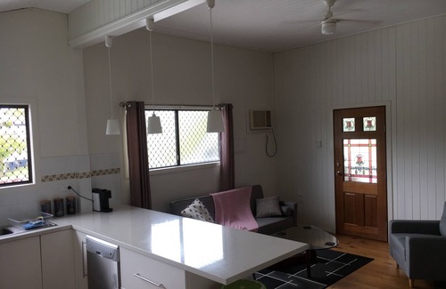 Bundaberg South House | Inviting Family Retreat with Ocean View & Kitchen Amenities