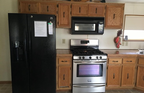 Holcombe House | Welcoming Family & Pet-Friendly Lake Retreat with Ocean Views