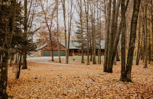 Newaygo Cabin | Inviting Family Cabin with Hot Tub on Muskegon River
