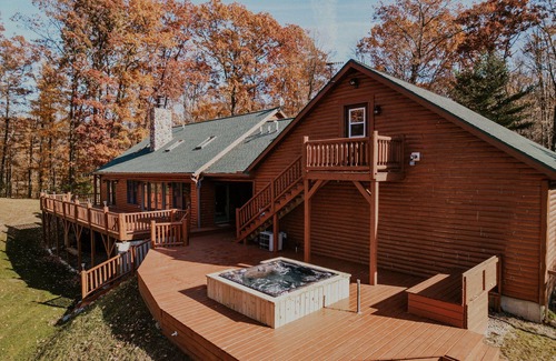 Newaygo Cabin | Inviting Family Cabin with Hot Tub on Muskegon River