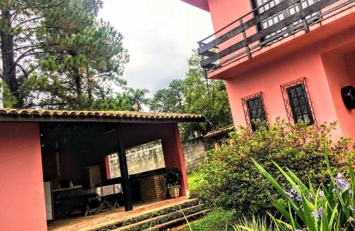 Cotia House | Charming Farm Retreat in Cotia - Pet & Child Friendly