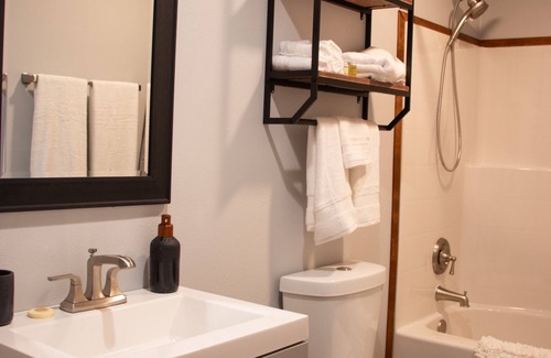 Buckley Other | Inviting Farm Stay with Animals Near Mount Rainier