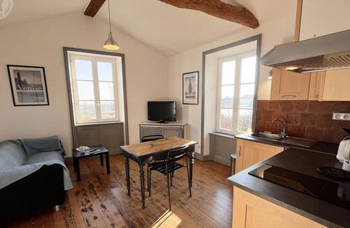 Saint-Andre-dʼApchon Cottage | Cozy Gite Saint-André-d'Apchon with Pool & Spa Amenities
