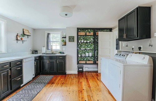 Luray House | Charming Farmhouse Retreat in Shenandoah with Scenic Views