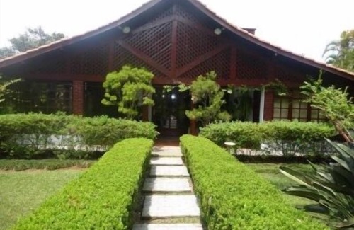 Usina House | Inviting Farmhouse Retreat in Gated Community with Pool