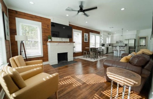 Waco Other | Inviting Farmhouse in Waco - Child-Friendly & Perfect Stay