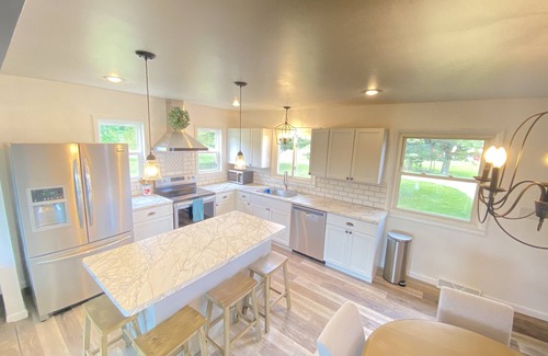 Baraboo House | Charming Farmhouse Retreat Between Devils Lake and Wisconsin Dells