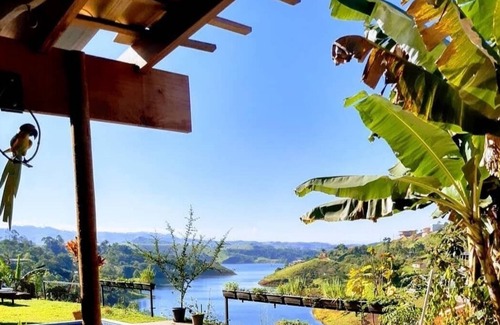 Igarata House | Charming Farmhouse with Pool and Dam Views, Rated 10/10