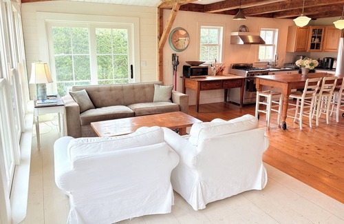 Waterbury Center House | Charming Farmhouse Retreat with Spa Near Stowe & Waterbury