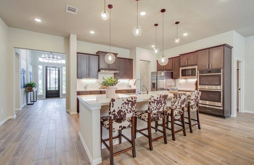 Waller House | Cozy Farmhouse w/Master Suite Near Dewberry Farm!