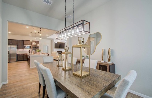 Waller House | Cozy Farmhouse w/Master Suite Near Dewberry Farm!