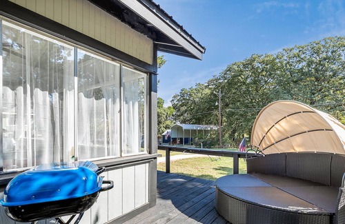 Gordonville Cabin | Cozy Feeling at Lake area|| Few mins from Lake