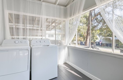 Gordonville Cabin | Cozy Feeling at Lake area|| Few mins from Lake