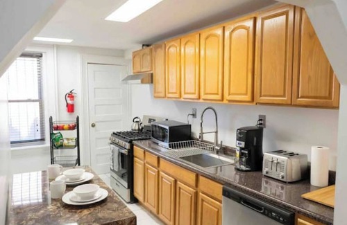 Newark Apartment | Inviting Fireplace Apartment with Breakfast & Family Amenities