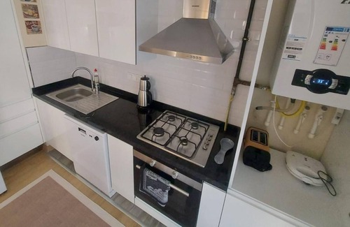Bakırkoy Apartment | Cozy Flat 10 min to Aqua Florya Mall in Bakirkoy