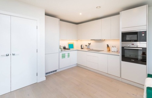 West Hill Apartment | Ideal Flat Near Wimbledon Park with Family-Friendly Amenities