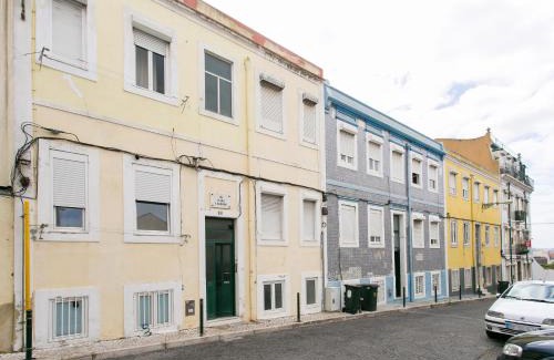 Alcantara Apartment | Charming Lisboa Flat: Family-Friendly & Pet Welcoming