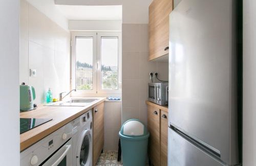 Alcantara Apartment | Charming Lisboa Flat: Family-Friendly & Pet Welcoming