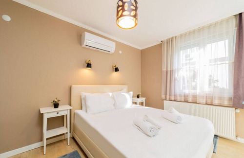 Liman Mahallesi Apartment | Cozy Flat with Balcony near Beach in Konyaalti