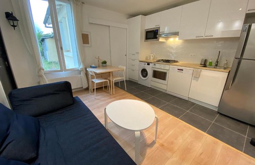 Neuilly-sur-Marne Apartment | Charming Garden Flat Near Paris & Disney - Rated 9/10