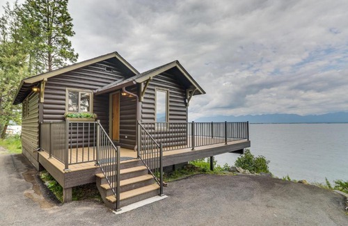 Lakeside Apartment | Inviting Flathead Lake Cabin with Scenic Spa Views
