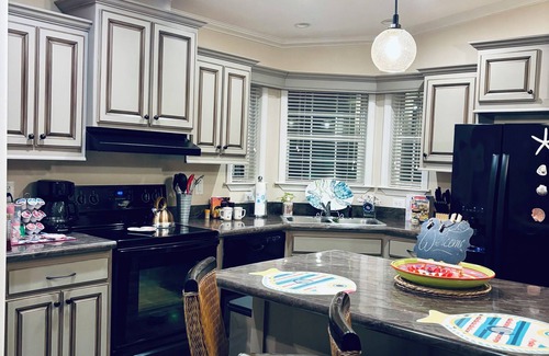 Weeki Wachee Gardens House | Cozy Florida Vibe-Waterfront- Early & Late Ck-in & out!