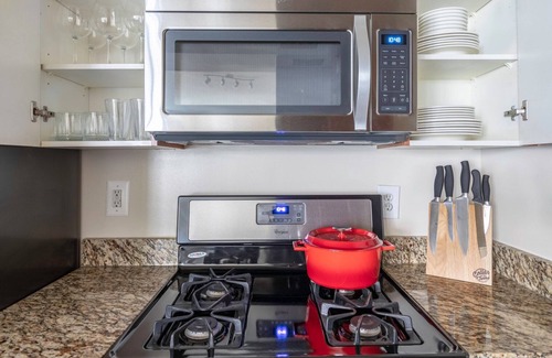 West End Apartment | Inviting Foggy Bottom 1BR with Gym & Pool near Georgetown