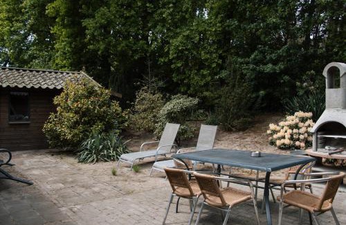 Luyksgestel Apartment | Peaceful Boshuis Luyksgestel: Perfect for Families and Pets