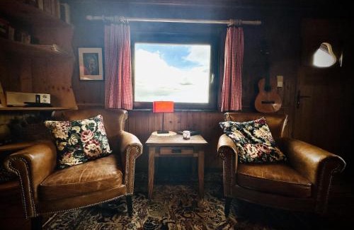 Sourbrodt Ski Chalet | Escape to Rustic Chalet: Family-Friendly Forest Retreat