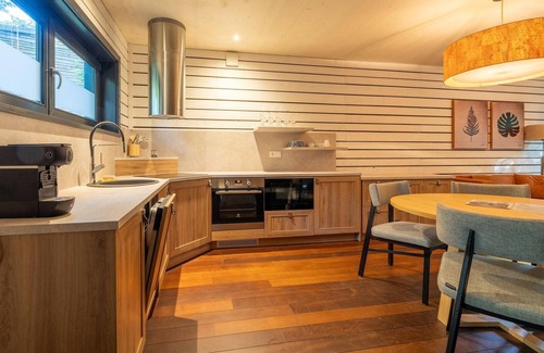 Maubray Cottage | Cozy Forest Escape for Four