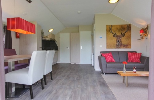 Maarn Ski Chalet | Inviting Cottage with Pool & Pet-Friendly Amenities, Utrecht