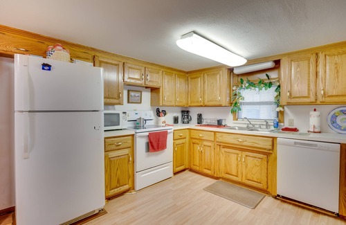 Fort Cobb Cabin | Delightful Fort Cobb Home Rental with Lake Access & Amenities