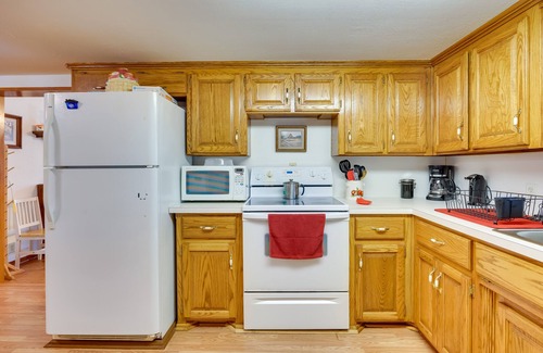 Fort Cobb Cabin | Delightful Fort Cobb Home Rental with Lake Access & Amenities