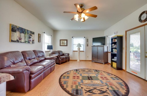 Fort Cobb House | Charming Fort Cobb Home Rental Steps from Lake Access