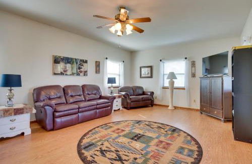 Fort Cobb House | Charming Fort Cobb Home Rental Steps from Lake Access