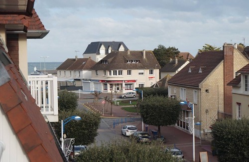 Merville-Franceville-Plage Apartment | Idyllic 1-Bedroom Apartment at Merville-Franceville-Plage