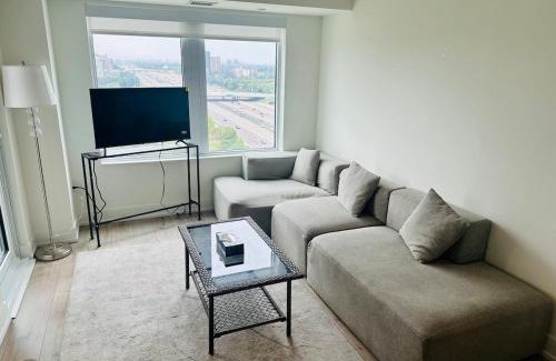 Etobicoke Apartment | Cozy, Fresh Condo in Toronto - 2bd and 2bth