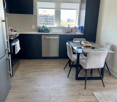 Etobicoke Apartment | Cozy, Fresh Condo in Toronto - 2bd and 2bth