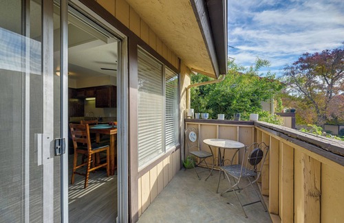 Fresno Apartment | Inviting Fresno Condo with Pool Access and Balcony Retreat