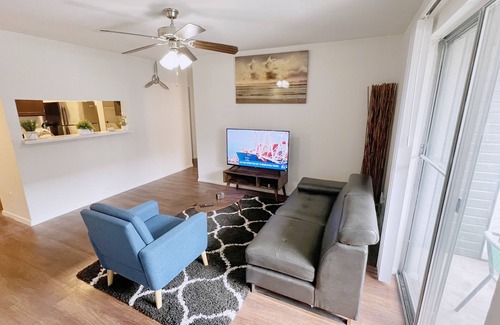 East Riverside - Oltorf Apartment | Inviting Central ATX Apartment with Hot Tub & Kitchen