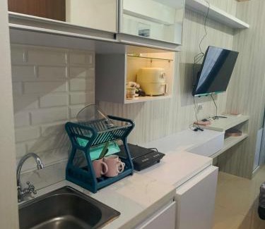 Depok Apartment | Cozy Furnished Studio Apartemen Transpark Cibubur by Royal Home Indonesia
