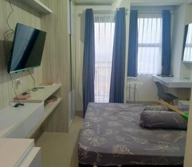 Depok Apartment | Cozy Furnished Studio Apartemen Transpark Cibubur by Royal Home Indonesia