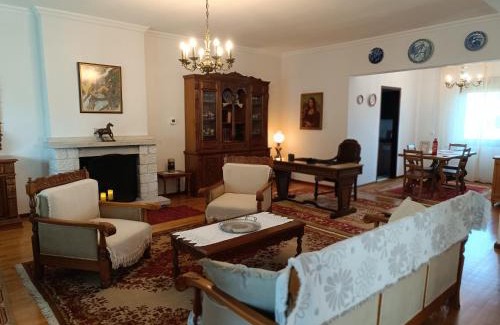 Orestida Apartment | Inviting Garden House - Guest Rated 9.8, Family Friendly