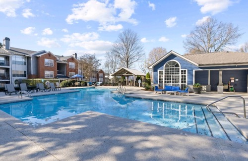 Athens Apartment | Cozy Gem in Athens, Pool, Gym near UGA and Hospitals!
