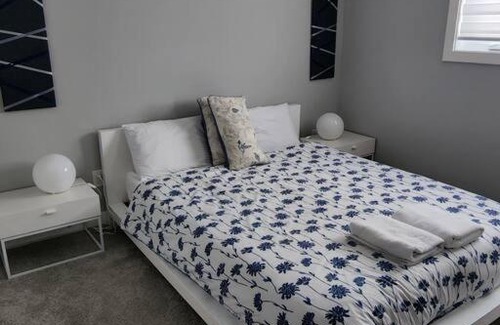 Kensington Apartment | Pet-Friendly Cozy Gem in Downtown with Perfect Score