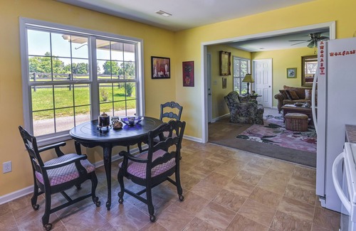 Rutland Cottage | Top-Rated Georgetown Cottage on a Scenic Horse Farm