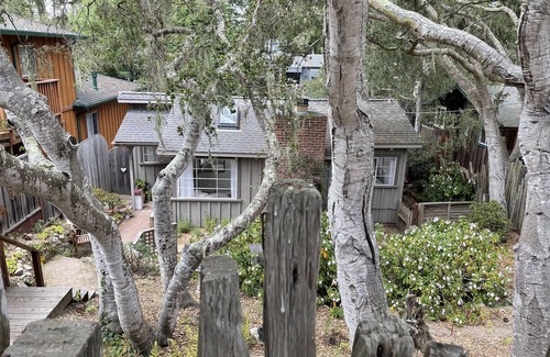 Pacific Grove Cottage | Pet-Friendly Retreat in Pacific Grove with Top Ratings
