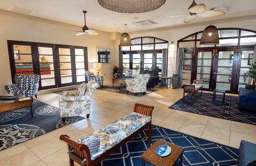Charlotte Hotel | Unwind in Comfort: Family-Friendly Units with Pool & Breakfast