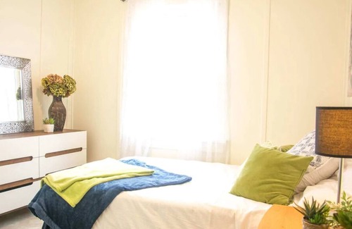 Smooth Rock Falls House | Cozy Getaway-Workers Welcome