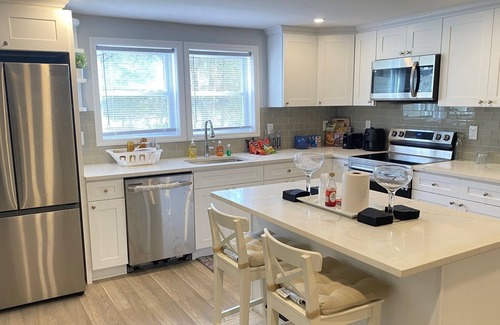 Ringwood House | Cozy getaway near State Park (Pet-Friendly!)